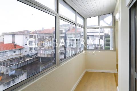 Apartamento T3+1 Renovado no Porto
