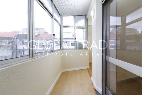 Apartamento T3+1 Renovado no Porto
