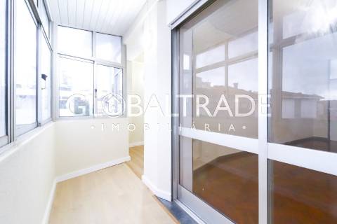 Apartamento T3+1 Renovado no Porto
