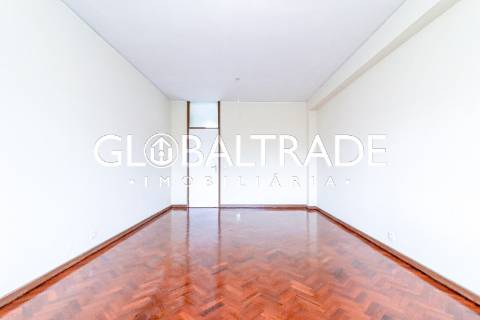 Apartamento T3+1 Renovado no Porto
