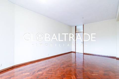 Apartamento T3+1 Renovado no Porto