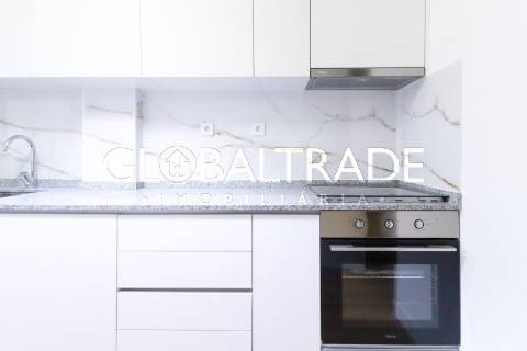 Apartamento T3+1 Renovado no Porto