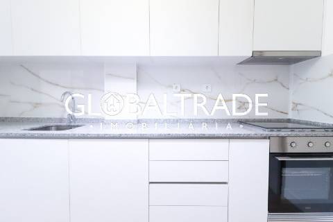 Apartamento T3+1 Renovado no Porto
