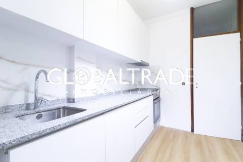 Apartamento T3+1 Renovado no Porto