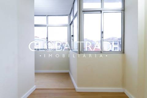 Apartamento T3+1 Renovado no Porto