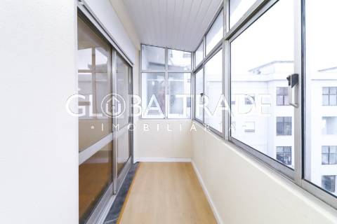 Apartamento T3+1 Renovado no Porto