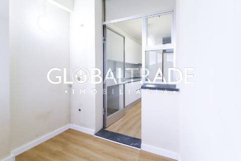 Apartamento T3+1 Renovado no Porto