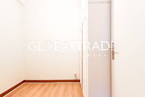 Apartamento T3+1 Renovado no Porto