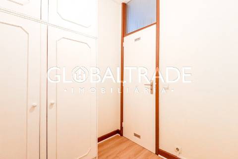Apartamento T3+1 Renovado no Porto