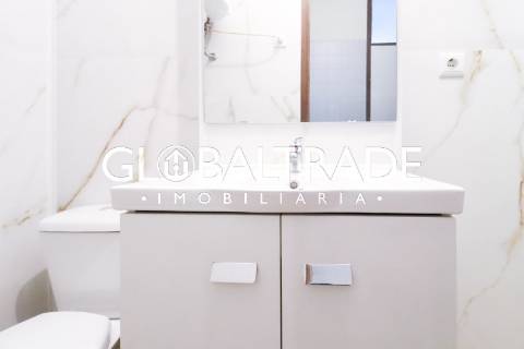 Apartamento T3+1 Renovado no Porto