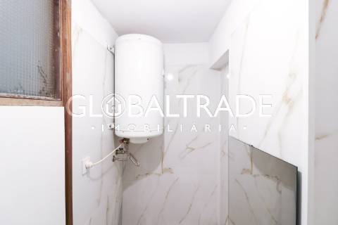Apartamento T3+1 Renovado no Porto