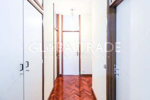 Apartamento T3+1 Renovado no Porto