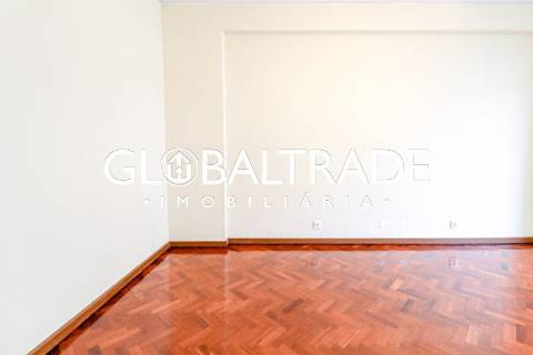 Apartamento T3+1 Renovado no Porto