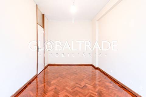 Apartamento T3+1 Renovado no Porto