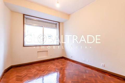 Apartamento T3+1 Renovado no Porto