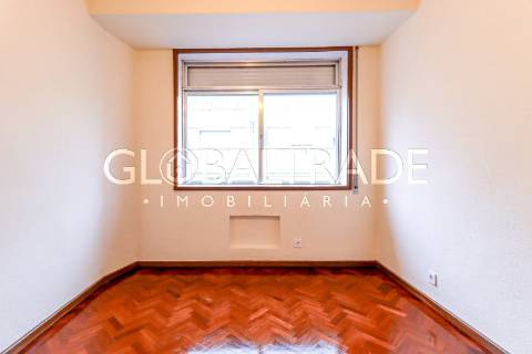Apartamento T3+1 Renovado no Porto