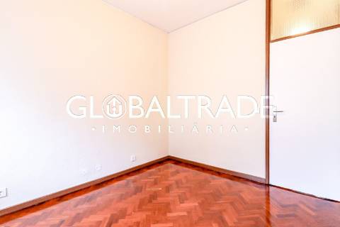 Apartamento T3+1 Renovado no Porto