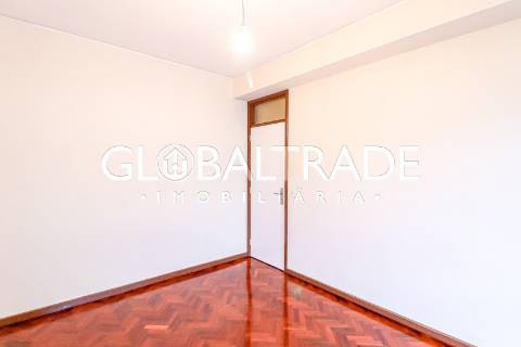Apartamento T3+1 Renovado no Porto