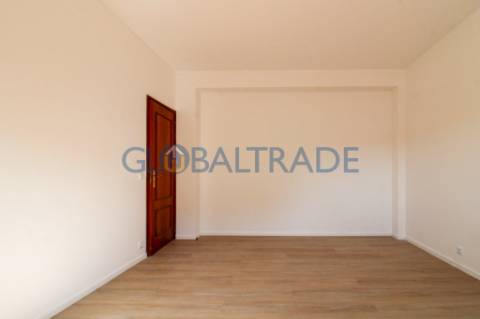 Apartamento T2 Renovado em Baguim do Monte
