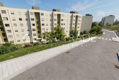 Apartamento T2 Equipado & Mobilado em Fânzeres