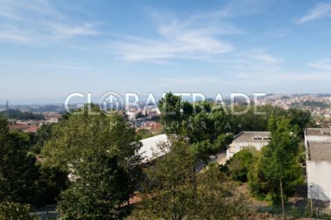 Apartamento T2 Equipado & Mobilado em Fânzeres