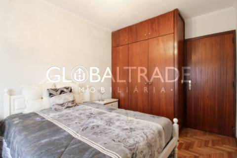 Apartamento T2 Equipado & Mobilado em Fânzeres