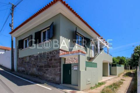 Moradia T2 com Terraço em Foz do Sousa - Gens
