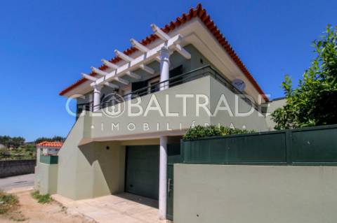 Moradia T2 com Terraço em Foz do Sousa - Gens
