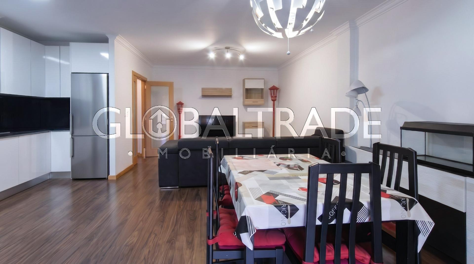 Apartamento T2 em Fânzeres