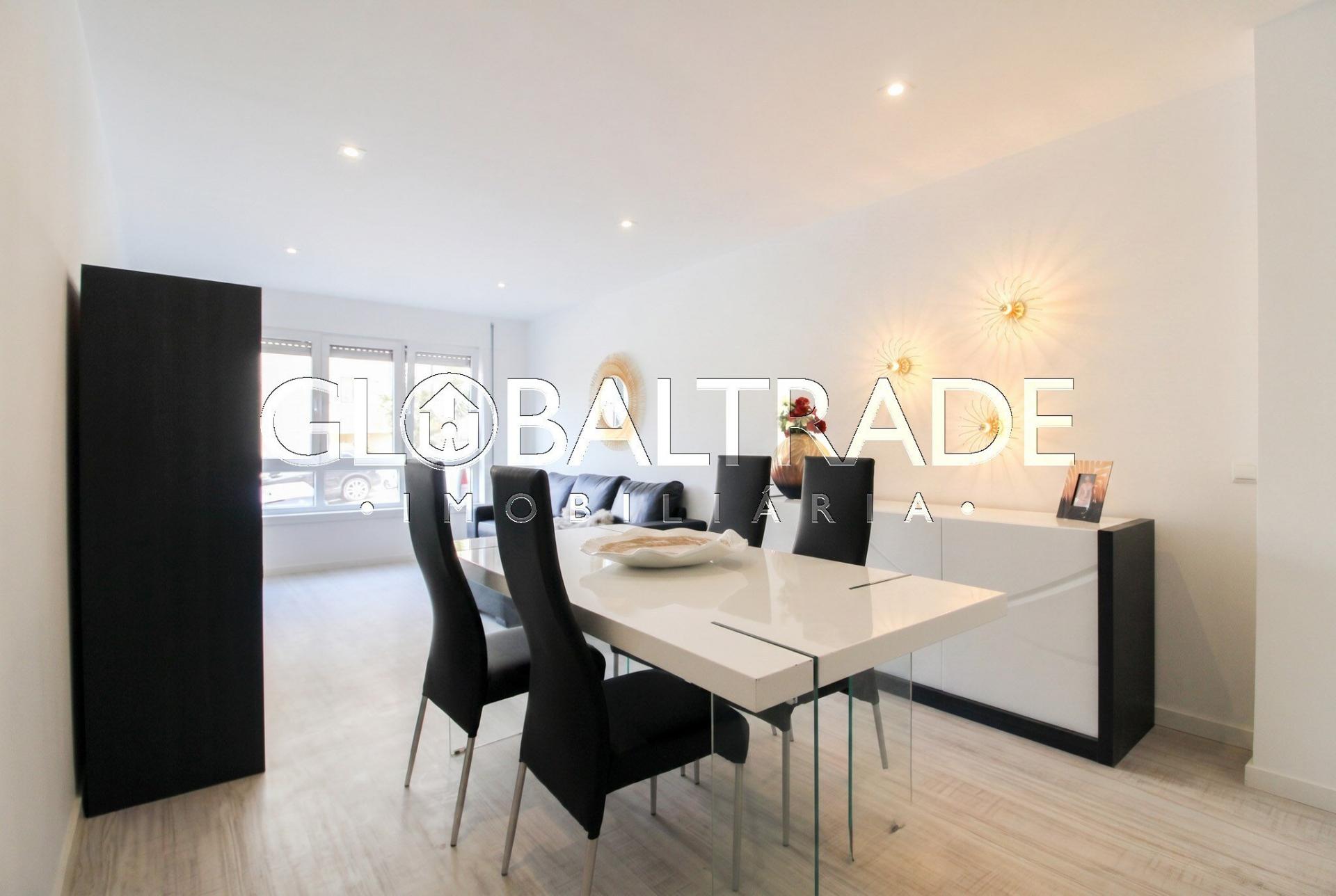Apartamento T2 Renovado em Valbom