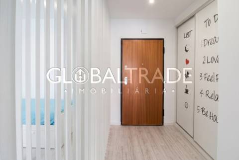 Apartamento T2 Renovado em Valbom