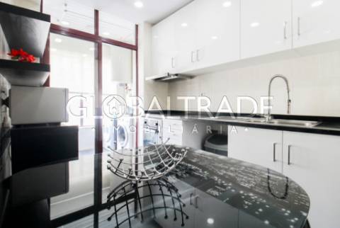 Apartamento T2 Renovado em Valbom