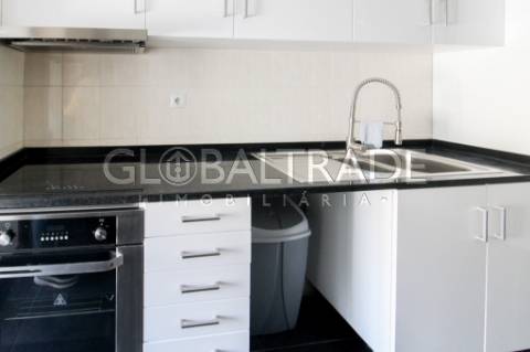 Apartamento T2 Renovado em Valbom