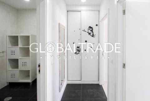 Apartamento T2 Renovado em Valbom