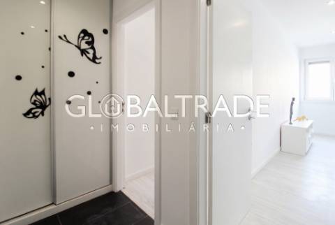 Apartamento T2 Renovado em Valbom
