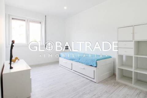 Apartamento T2 Renovado em Valbom