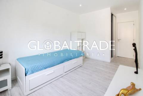 Apartamento T2 Renovado em Valbom