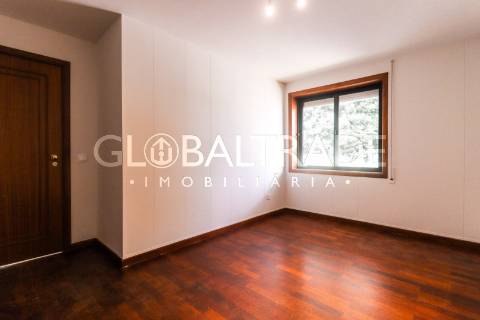 Apartamento T2 Renovado & Equipado em Fânzeres