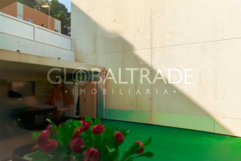 Moradia bifamiliar T4 em São Pedro da Cova