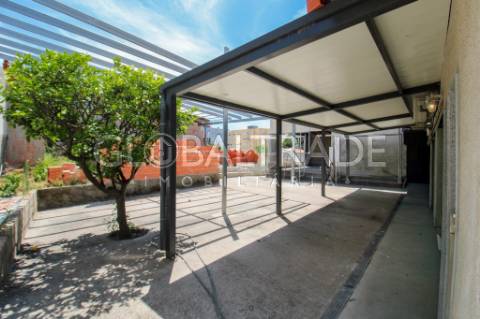 Moradia Independente T5 em Baguim do Monte
