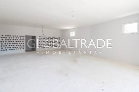 Moradia Independente T5 em Baguim do Monte