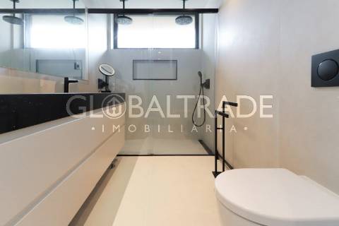 Moradia T5 com Piscina Privativa na Quinta das Luzes – Jovim