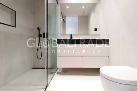 Moradia T5 com Piscina Privativa na Quinta das Luzes – Jovim