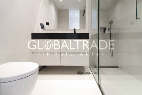 Moradia T5 com Piscina Privativa na Quinta das Luzes – Jovim