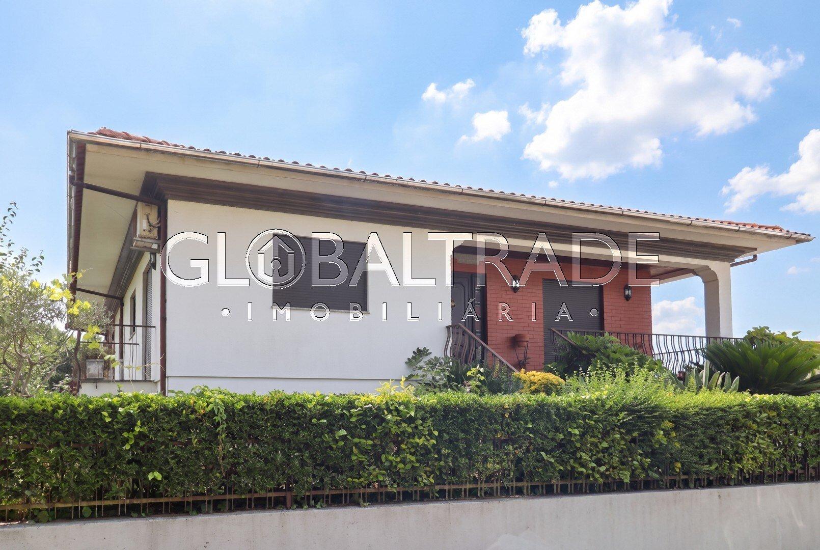 Moradia Independente T4 com Excelente Área Exterior em Oliveira de Azeméis