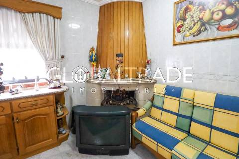 Moradia Independente T4 com Excelente Área Exterior em Oliveira de Azeméis