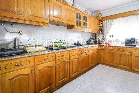 Moradia Independente T4 com Excelente Área Exterior em Oliveira de Azeméis