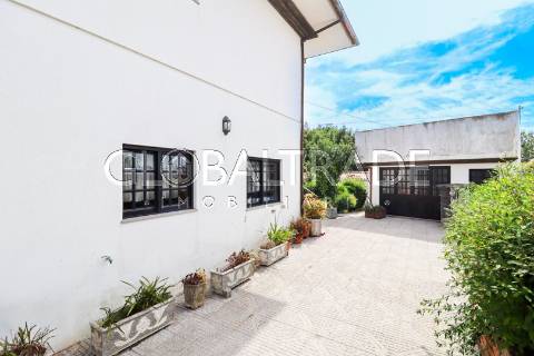 Moradia Independente T4 com Excelente Área Exterior em Oliveira de Azeméis