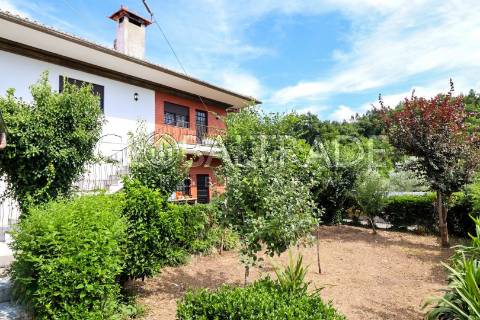 Moradia Independente T4 com Excelente Área Exterior em Oliveira de Azeméis