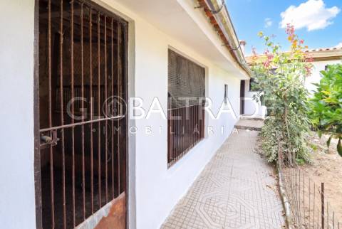 Moradia Independente T4 com Excelente Área Exterior em Oliveira de Azeméis